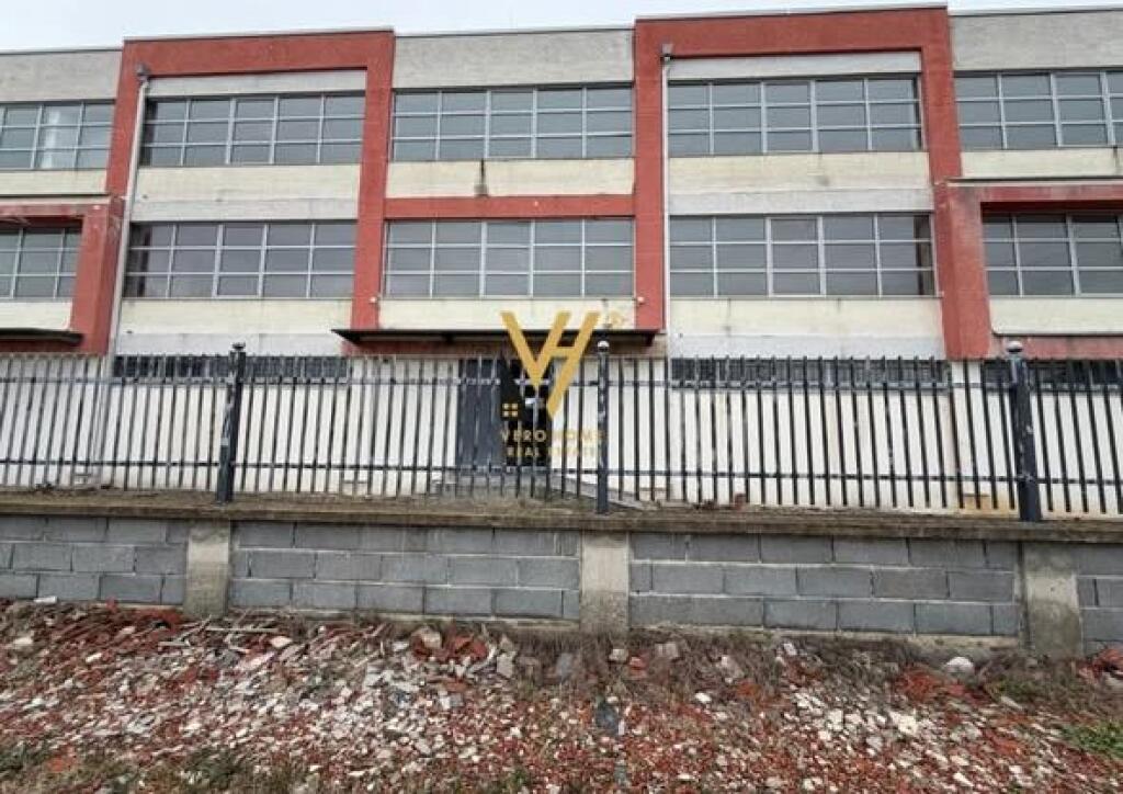 JEPET KAPANON 720 M2 ME QERA NE PRUSH 2.800 EURO