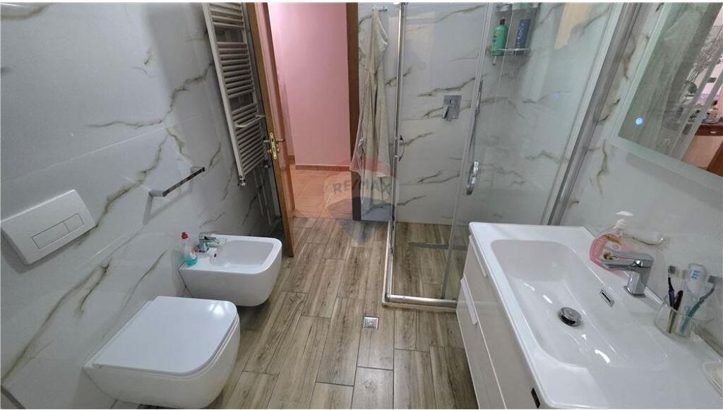 ✨ Apartament 2+1+2 për Shitje – Bulevardi “Ismail Qemali”, Vlorë
