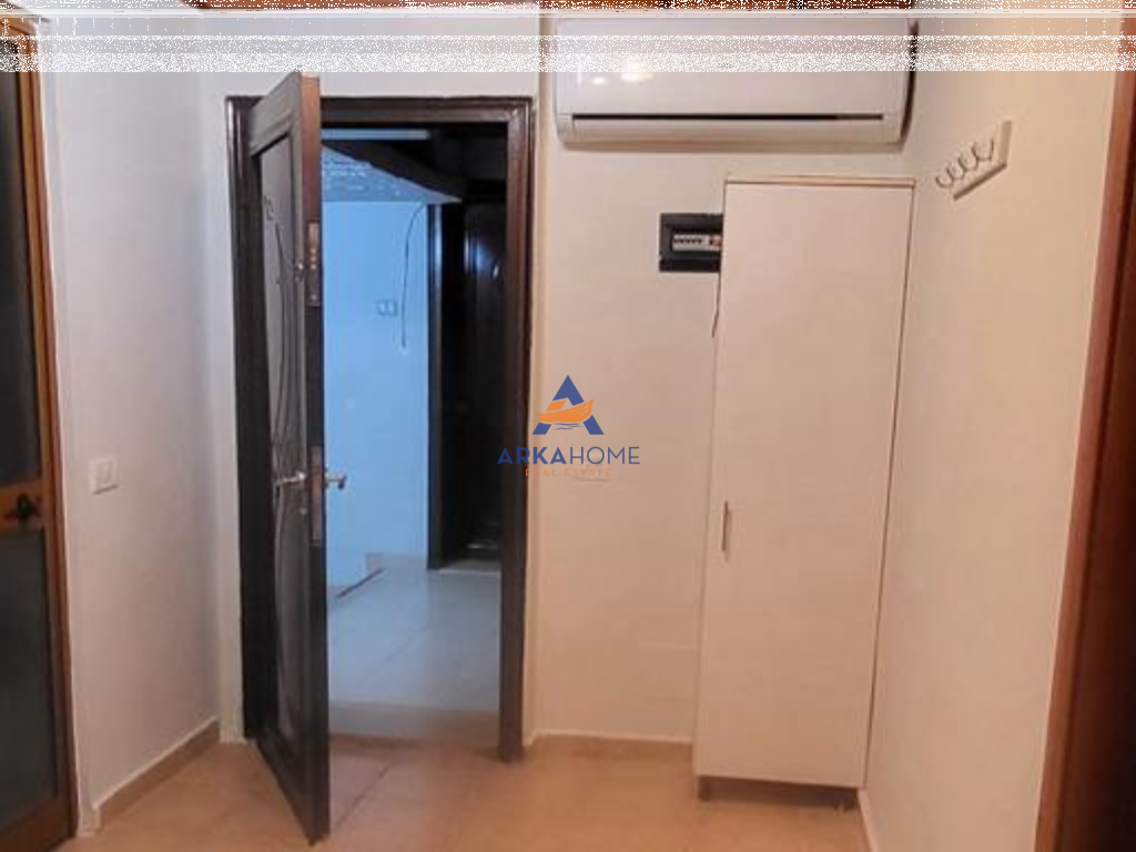 AFFITTASI APPARTAMENTO 2+1+BALCONE "VIA HALIT BEGA, SCUOLA UNITA" 400 EURO