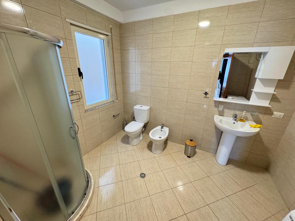 📣 AFFITTO Appartamento 1+1 📍Via Don Bosko, Vicino alla chiesa 💶 Prezzo 50.000 Lek ✨  