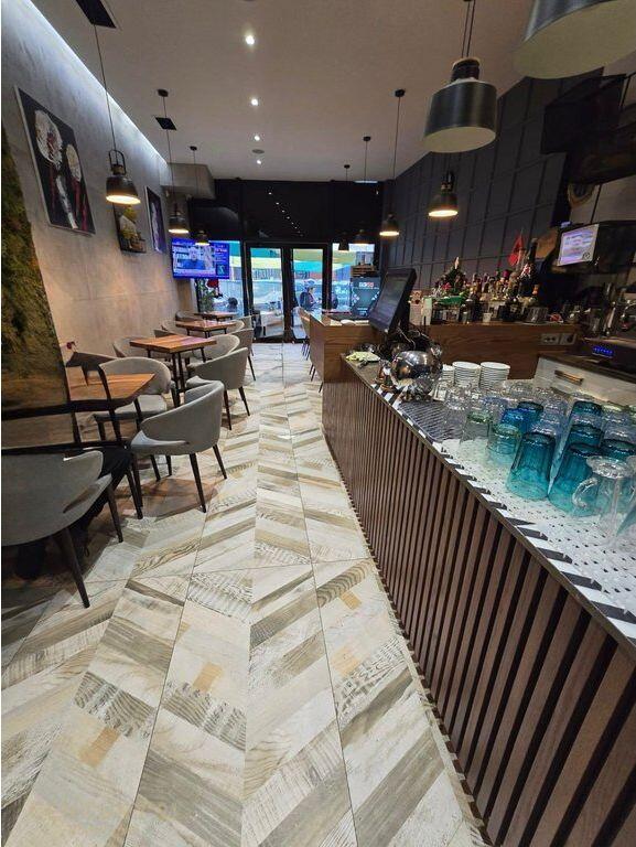 Vendesi Bar/caffè con piccola cucina in vendita a Myslym Shyr Tirana 43.000 €
