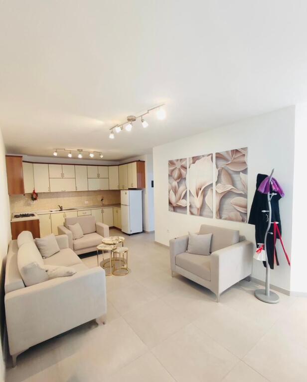 🏡 Jepet me qira apartament – Myslym Shyri