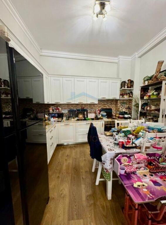 Shitet, Apartament 2+1+2+Post Parkimi, Liqeni i Thate, Tirane