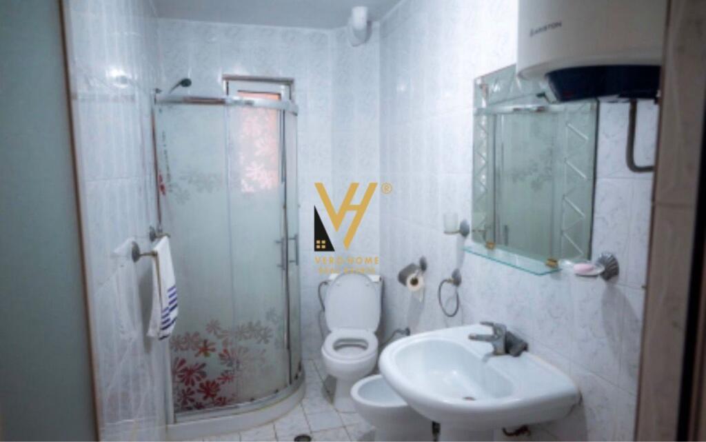 JEPET APARTAMENT 3+1 ME QIRA TE PAZARI I RI 750 EURO