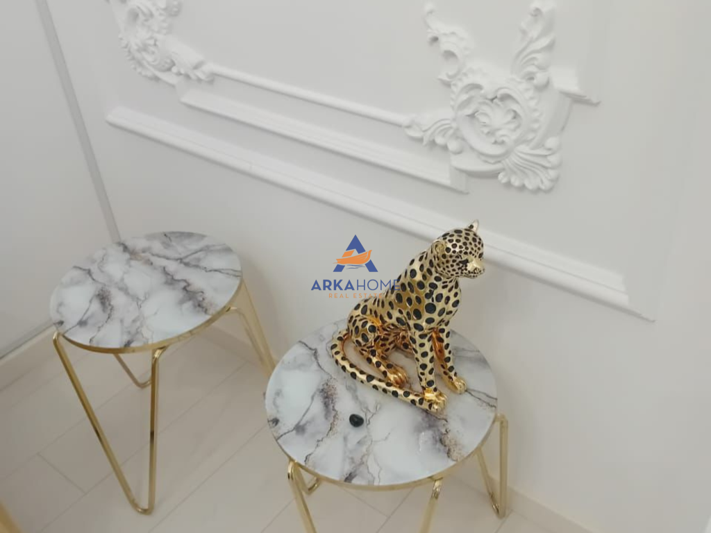 LOCALE IN AFFITTO 80M2 "RRUGA E KAVAJES" 1100 EURO