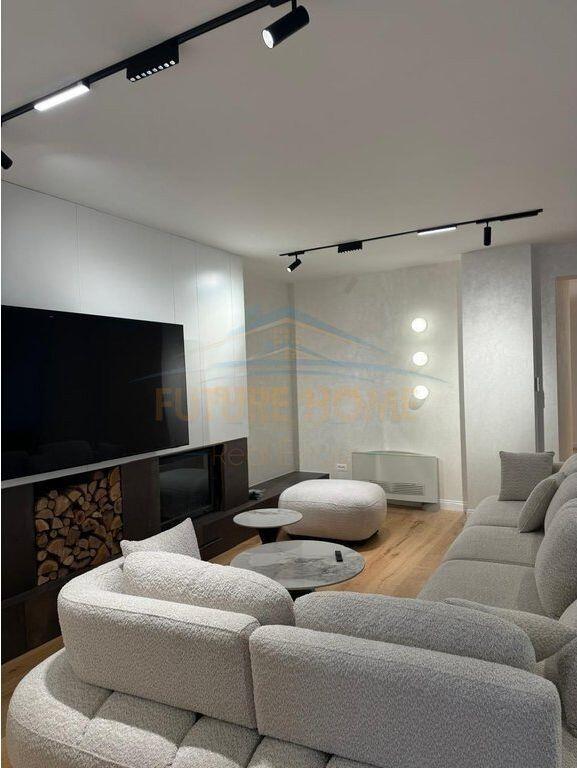 Shitet, Penthouse 3+1+3+2 Poste Parkimi, Liqeni i Thate, Tirane.