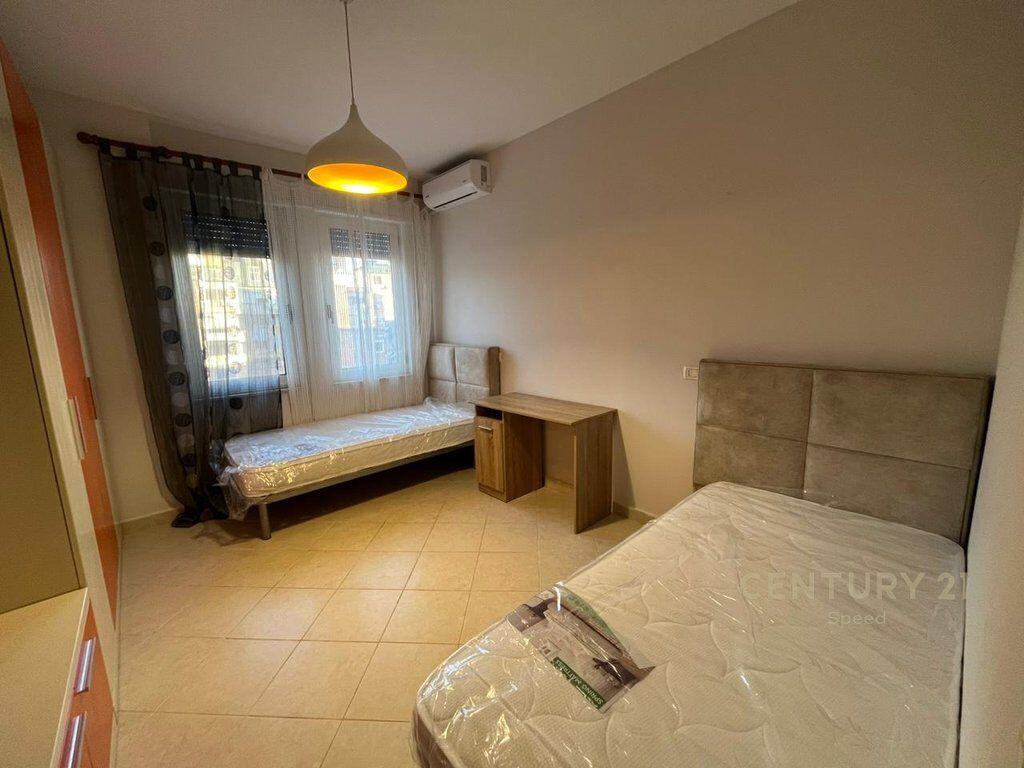 Appartamento 2+1+2 in Affitto vicino al Lago di Tirana!! 900 € /Mese