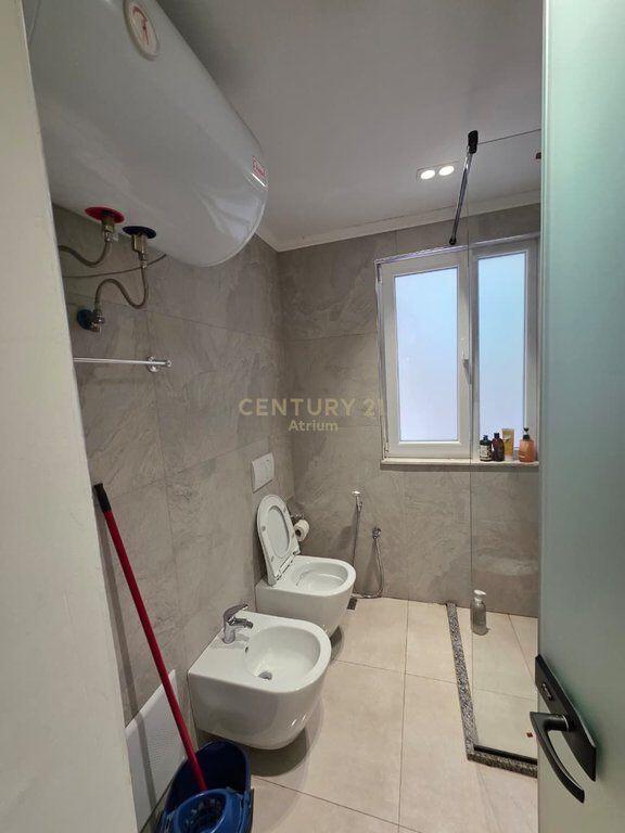 Vile 2-kateshe per shitje prane Tv Klan