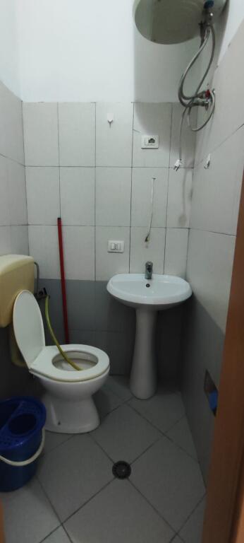 Shop for Rent – Strategic Location near Kosovareve Road