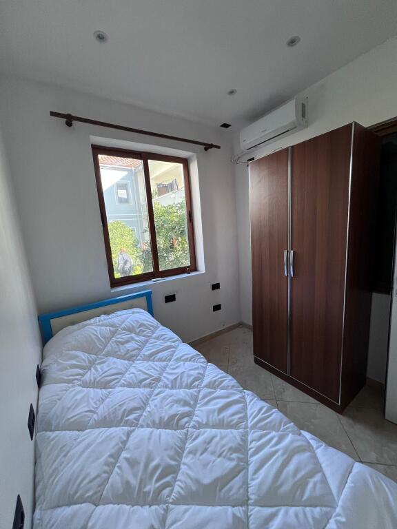 Vile Me Qera 3+1 tek Kthesa e Kamezes (ID BV22558) Tirane