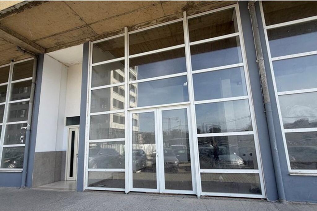 Shop - Office for rent