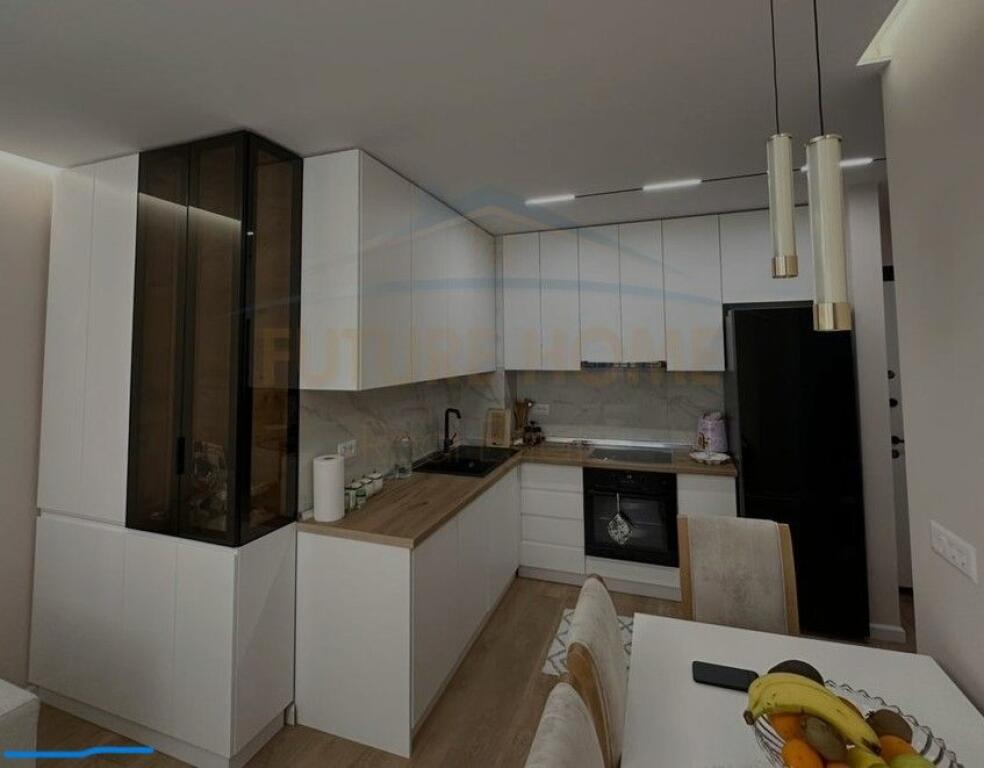 Shitet, Apartament 1+1+ Post Parkimi, Shkozë