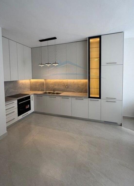 Affitto Appartamento 2+1+Posto Auto, Comune di Parigi