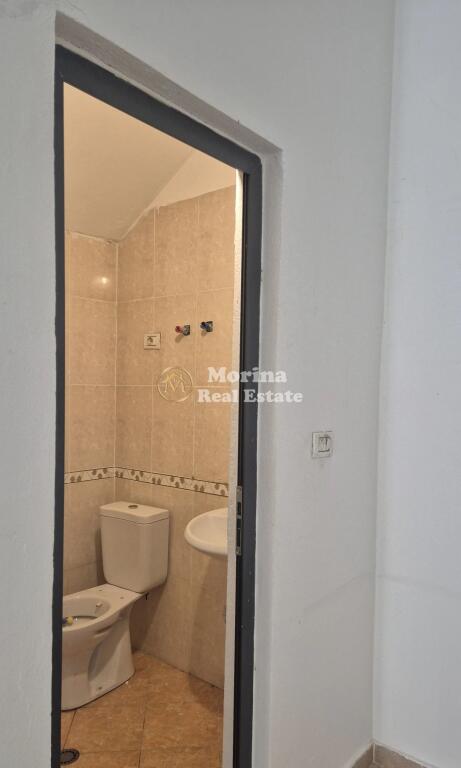 Qera | Ambjent Biznesi | Tregu Elektrik | 450 €/muaj