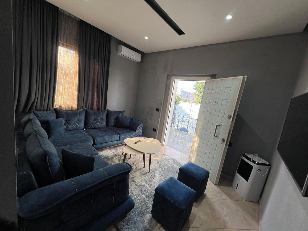 Vile Me Qera 3+1 tek Kthesa e Kamezes (ID BV22558) Tirane