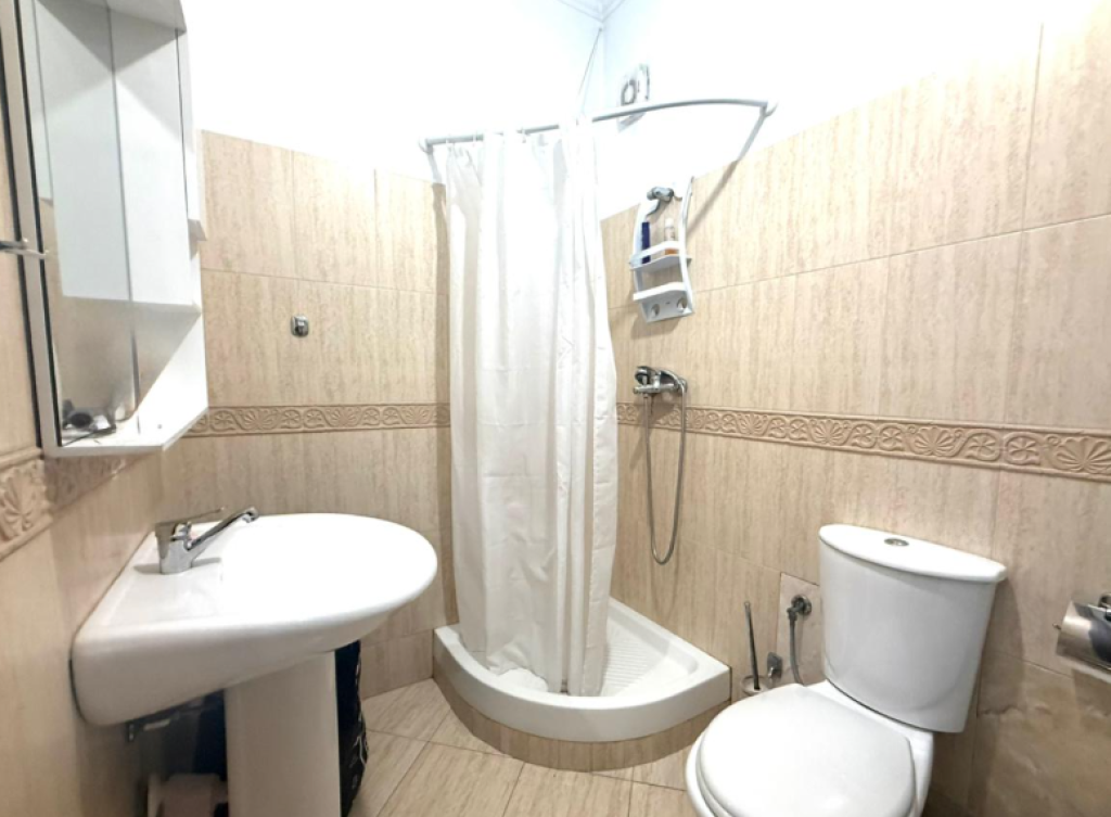 🏢 Jepet me Qira Apartament 2+1+2 – Kompleksi Panorama, pranë Stacionit të Trenit  