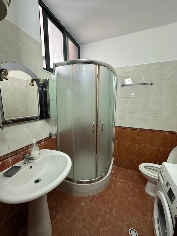 Myslym Shyri, Appartamento 1+1 in Affitto