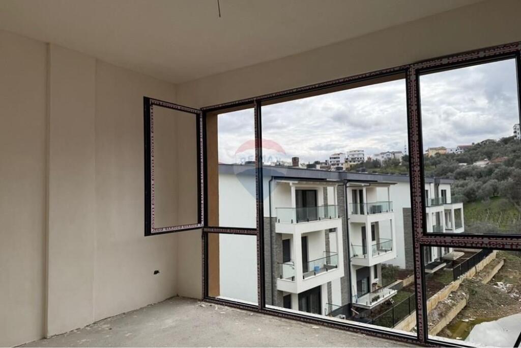 LIQENI I THATE, LAKE DIAMOND, VILE PER SHITJE