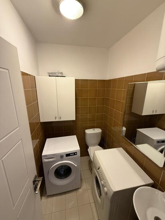 Shitet Apartament 2+1+2 Ne Yzberisht