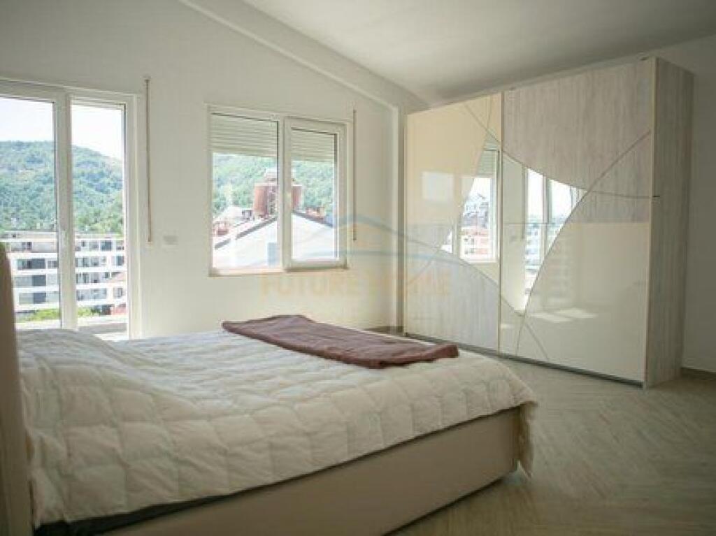 Shitet, Penthouse 3+1+2, Liqeni i Thatë, Tiranë !