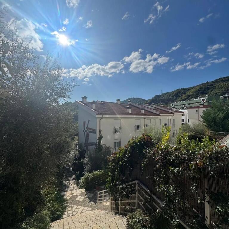 For sale Duplex + Yard Kodra e Diellit 2 (Extension) Duplex 2+1+Veranda