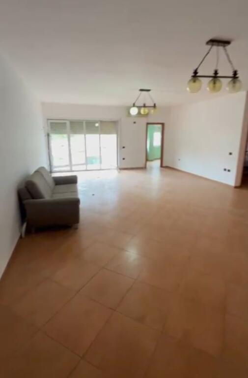 Shitet  apartament  3+1+2  +1 post parkim  Kodra e diellit  