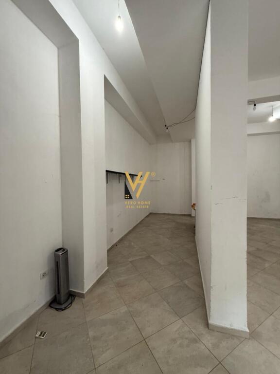 AFFITTASI NEGOZIO 74 M2 A YZBERISHT 45.000 LEKE