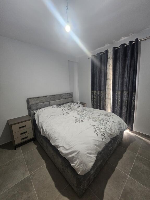 Jepet me qera 2+1+ post parkimi Univers City