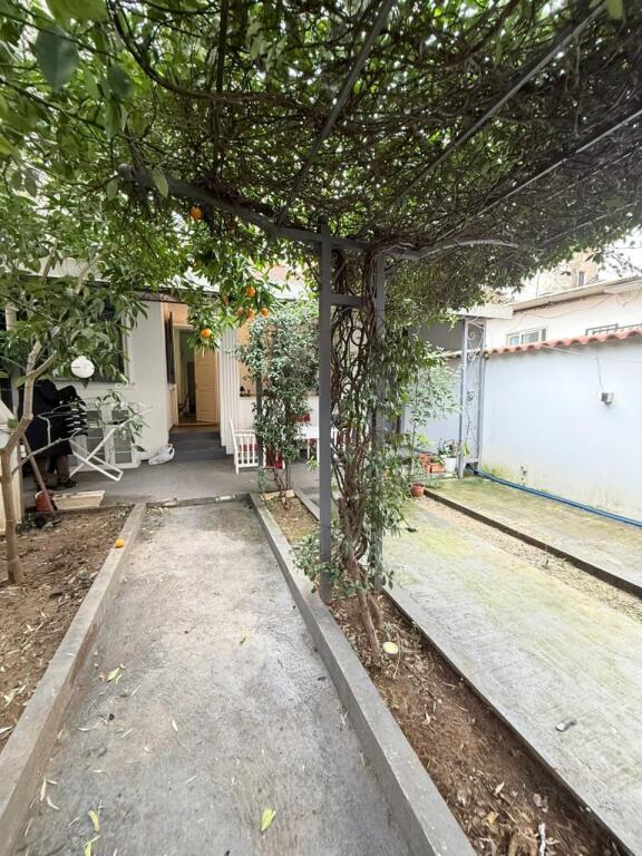 SHTEPI PRIVATE PER QERA TE GJIMNAZI PETRO NINI