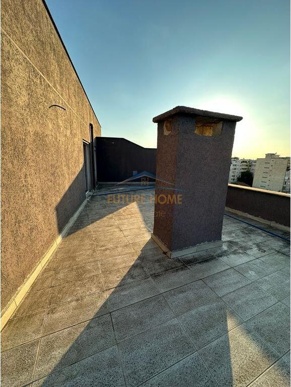 Shitje, Penthouse, Bulevardi Zhan Dark,Tiranë..