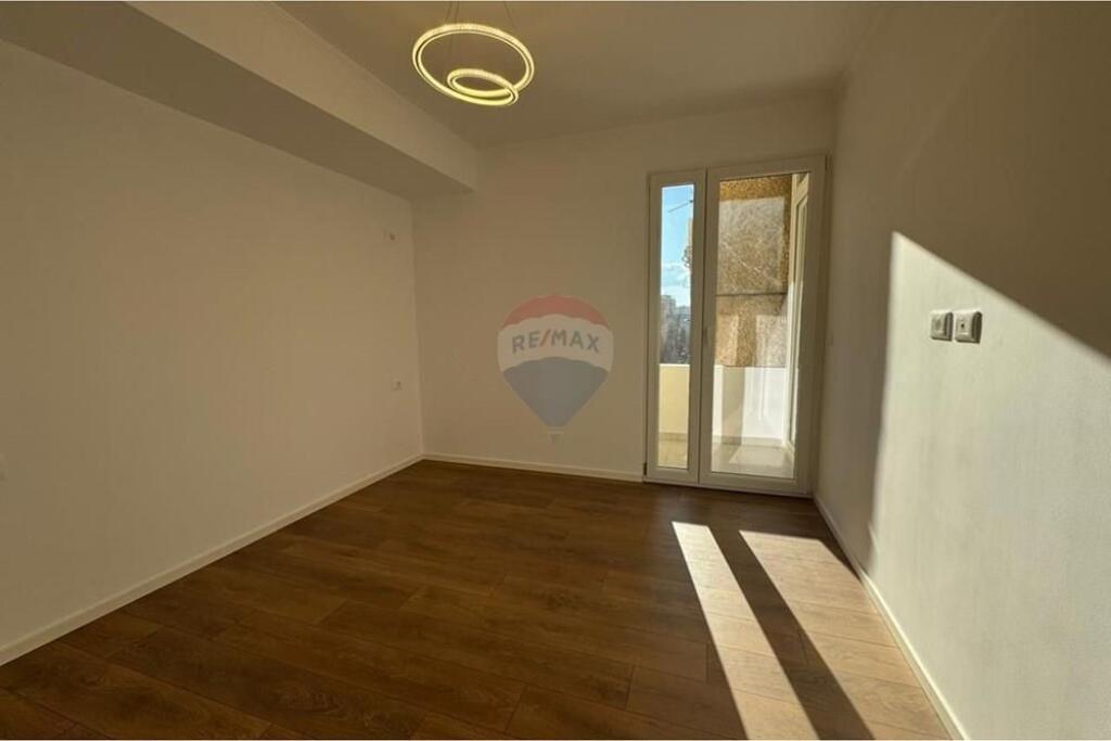 Apartment - For Sale - Kongresi I Manastirit Street, Tirana