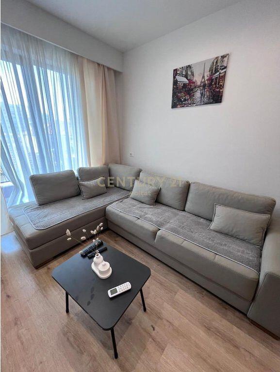 APARTAMENT 1+1 ME QIRA| MYSLYM SHYRI- pranë Rrugës së Kavajës