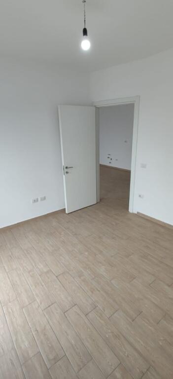 📌 Shitet apartament 1+1 – Shengjin