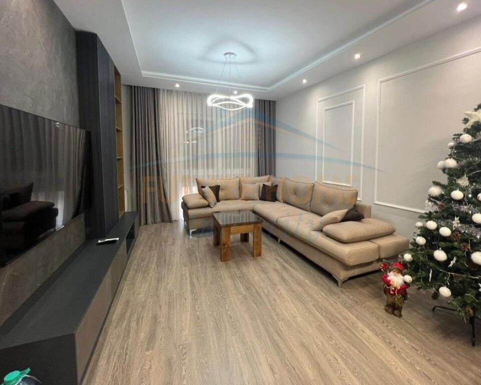 Rent, Apartment 2+1+2, Rose Garden, Tirana.