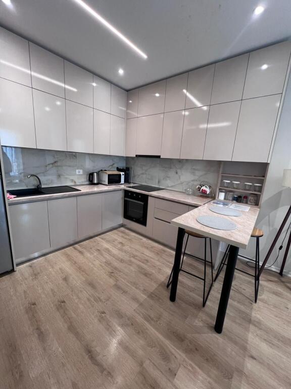 APPARTAMENTO 1+1 IN AFFITTO| MYSLYM SHYRI- vicino a Rruga e Kavajës