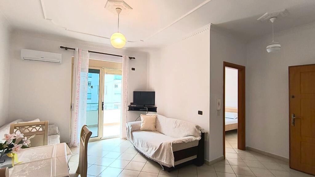 Apartament shume i madhe ne Lungomare