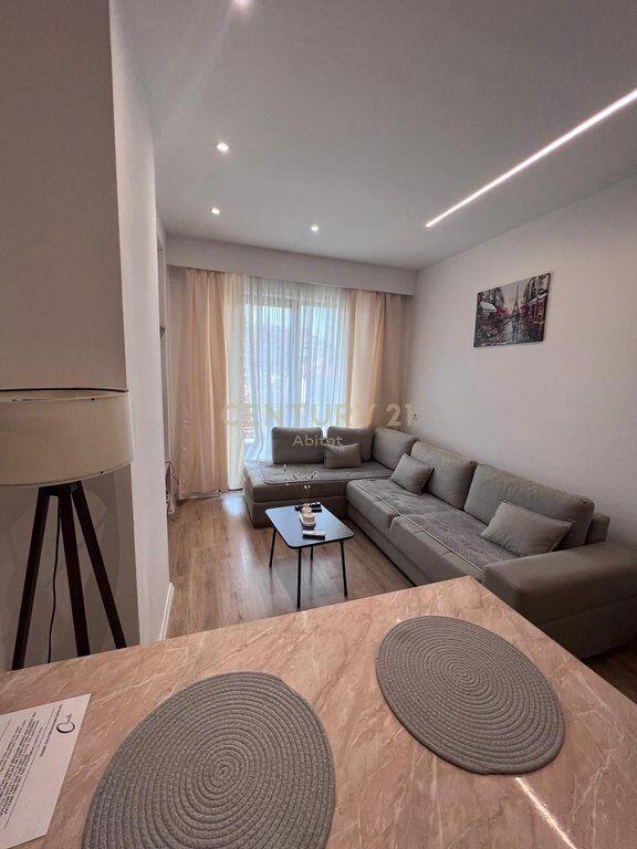 APARTAMENT 1+1 ME QIRA| MYSLYM SHYRI- pranë Rrugës së Kavajës