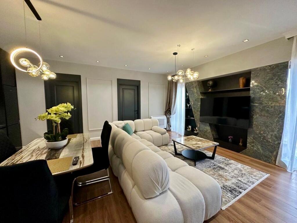 📣 SUPER RENT Luxury Apartment 3+1 With 2 Bathrooms And Parking Spot 📍Garden Building 🛣️ "Kavaja" Street ✨