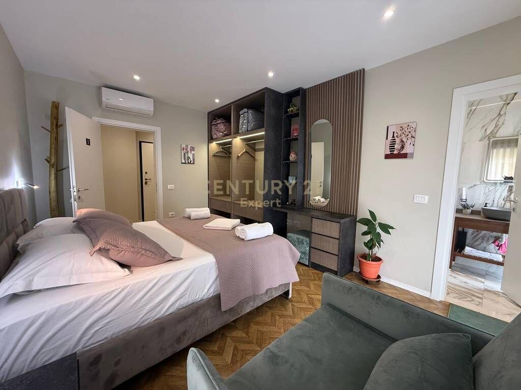 APPARTAMENTO 2+1+2 IN AFFITTO IN VIA DRITAN HOXHA!