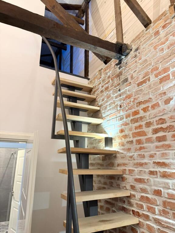 SHTEPI PRIVATE PER QERA TE GJIMNAZI PETRO NINI