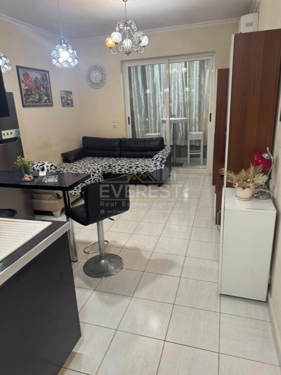 OCCASIONE! Monolocale in affitto ad Astir. Prezzo 250 Euro.