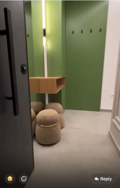 2+1,i mobiluar luks,pallatet e 88 ne laprake,800 me parkim