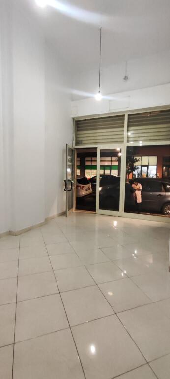Shop for Rent – Strategic Location near Kosovareve Road