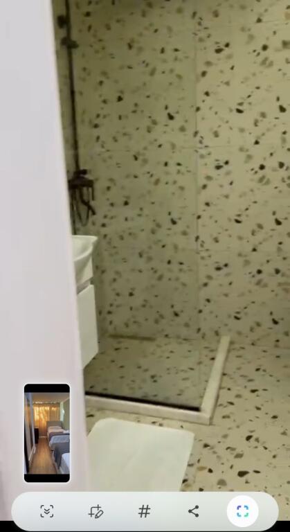 Jepet me qera 2+1 rruga elbasanit dubleks 599 eu