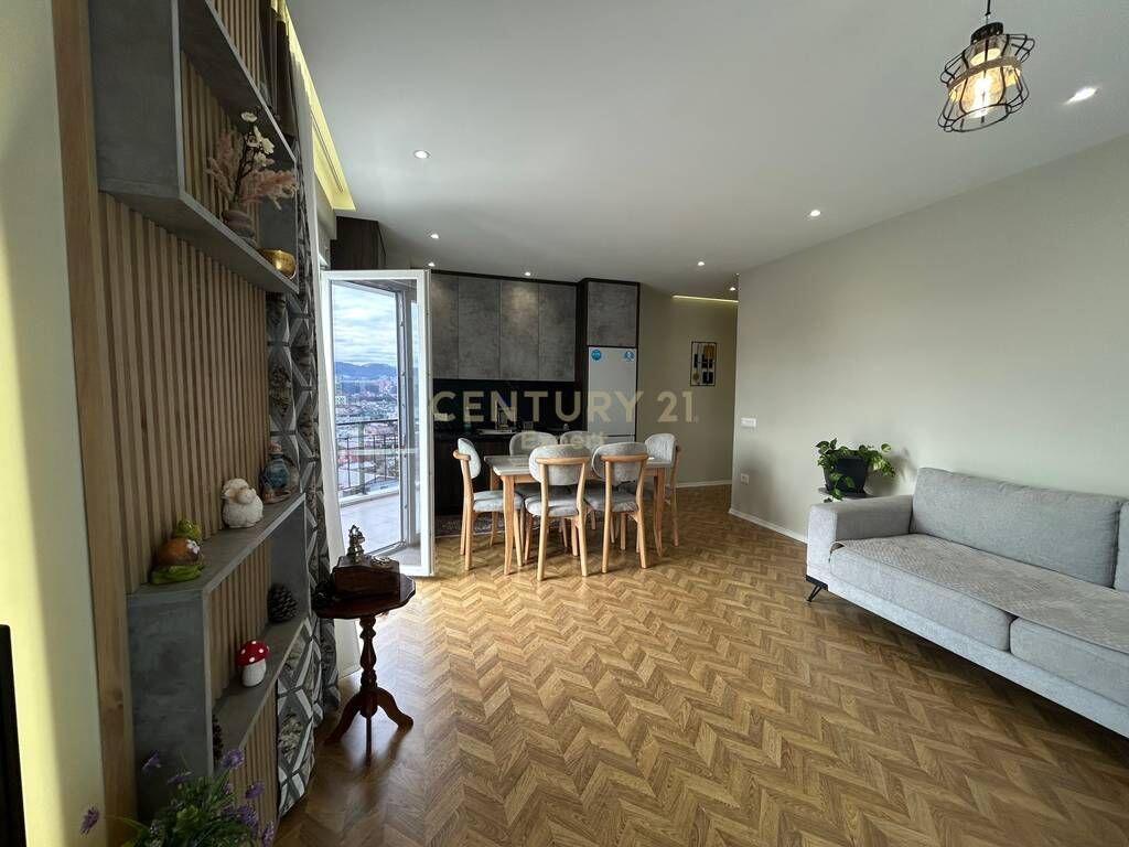 APPARTAMENTO 2+1+2 IN AFFITTO IN VIA DRITAN HOXHA!