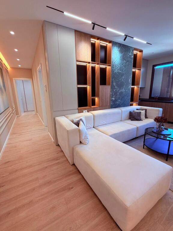 🏡 Affittasi appartamento 2+1 – Via delle Barricate