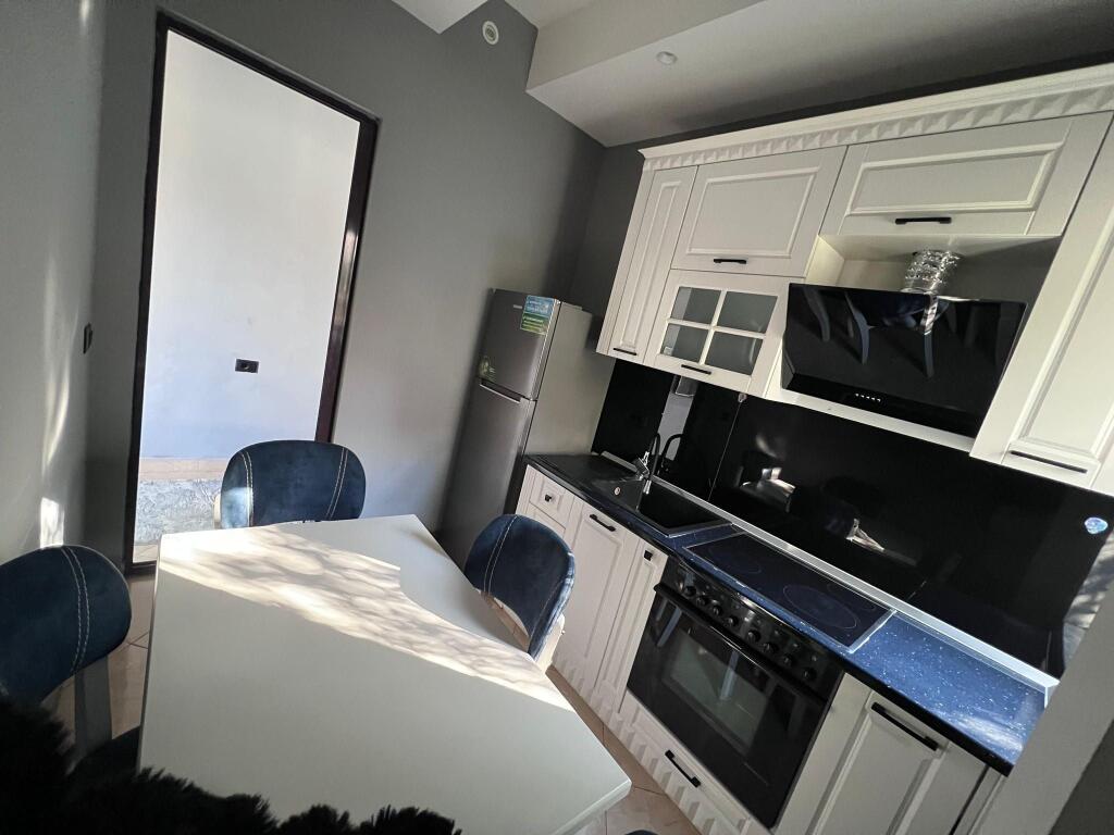 Vile Me Qera 3+1 tek Kthesa e Kamezes (ID BV22558) Tirane