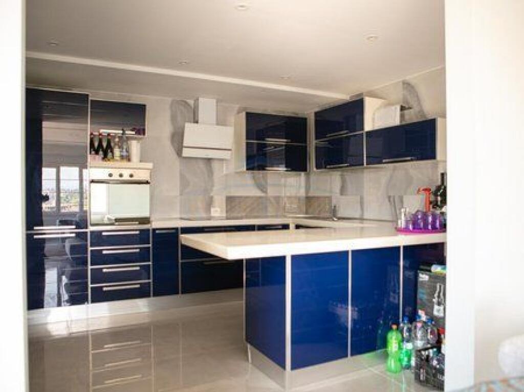 Shitet, Penthouse 3+1+2, Liqeni i Thatë, Tiranë !