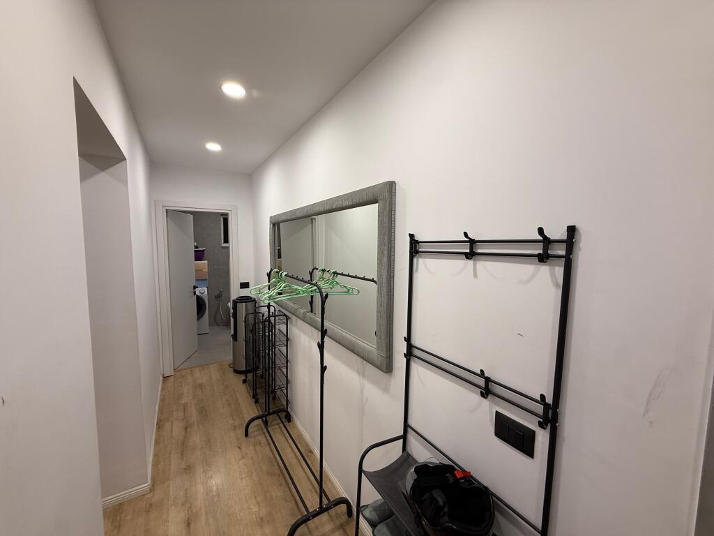 📣 MONOLOCALE IN AFFITTO (Papafingo) 📍 Mercato Elettrico, Vicino a Pedonale 💶 45.000 Leke/Mese ✨  