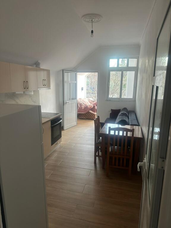 APARTAMENT 2+1. 350 EURO.ALI DEM